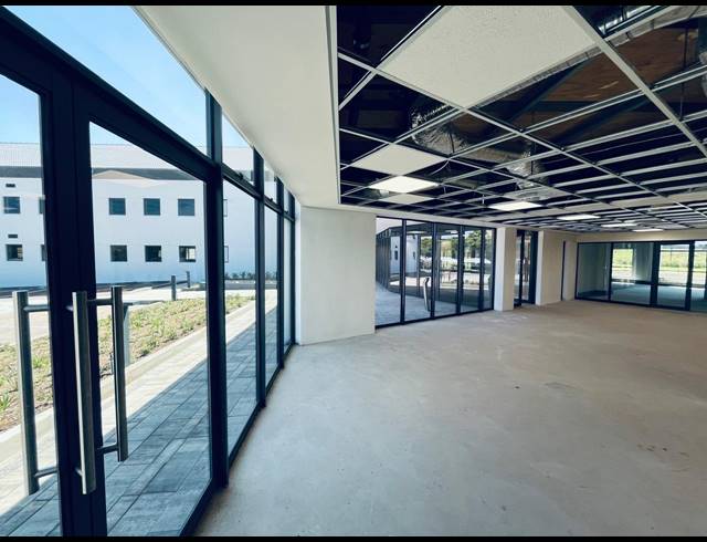 650M² OFFICE TO LET IN VORNA VALLEY